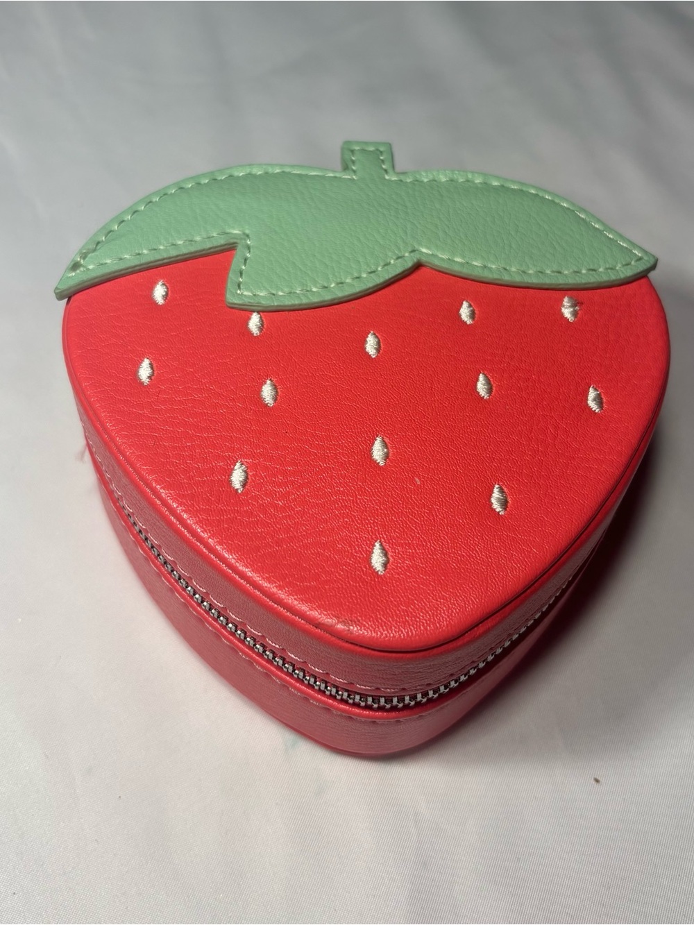 New Strawberry-Shaped Red Travel Jewelry Case with Mint Leaf Top